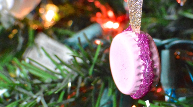 DIY Bottle Cap Macaron Christmas Ornament
